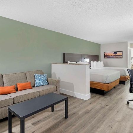 Quality Inn & Suites Orlando East - Ucf Area Alafaya Bagian luar foto