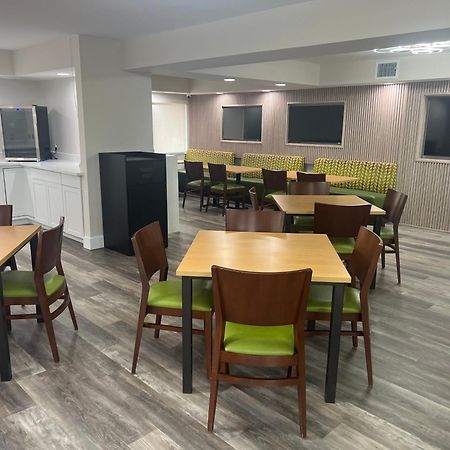 Quality Inn & Suites Orlando East - Ucf Area Alafaya Bagian luar foto
