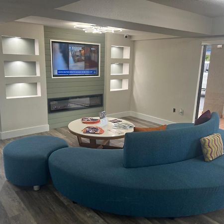 Quality Inn & Suites Orlando East - Ucf Area Alafaya Bagian luar foto