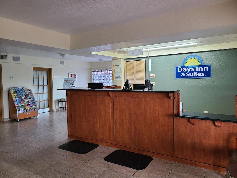 Quality Inn & Suites Orlando East - Ucf Area Alafaya Bagian luar foto