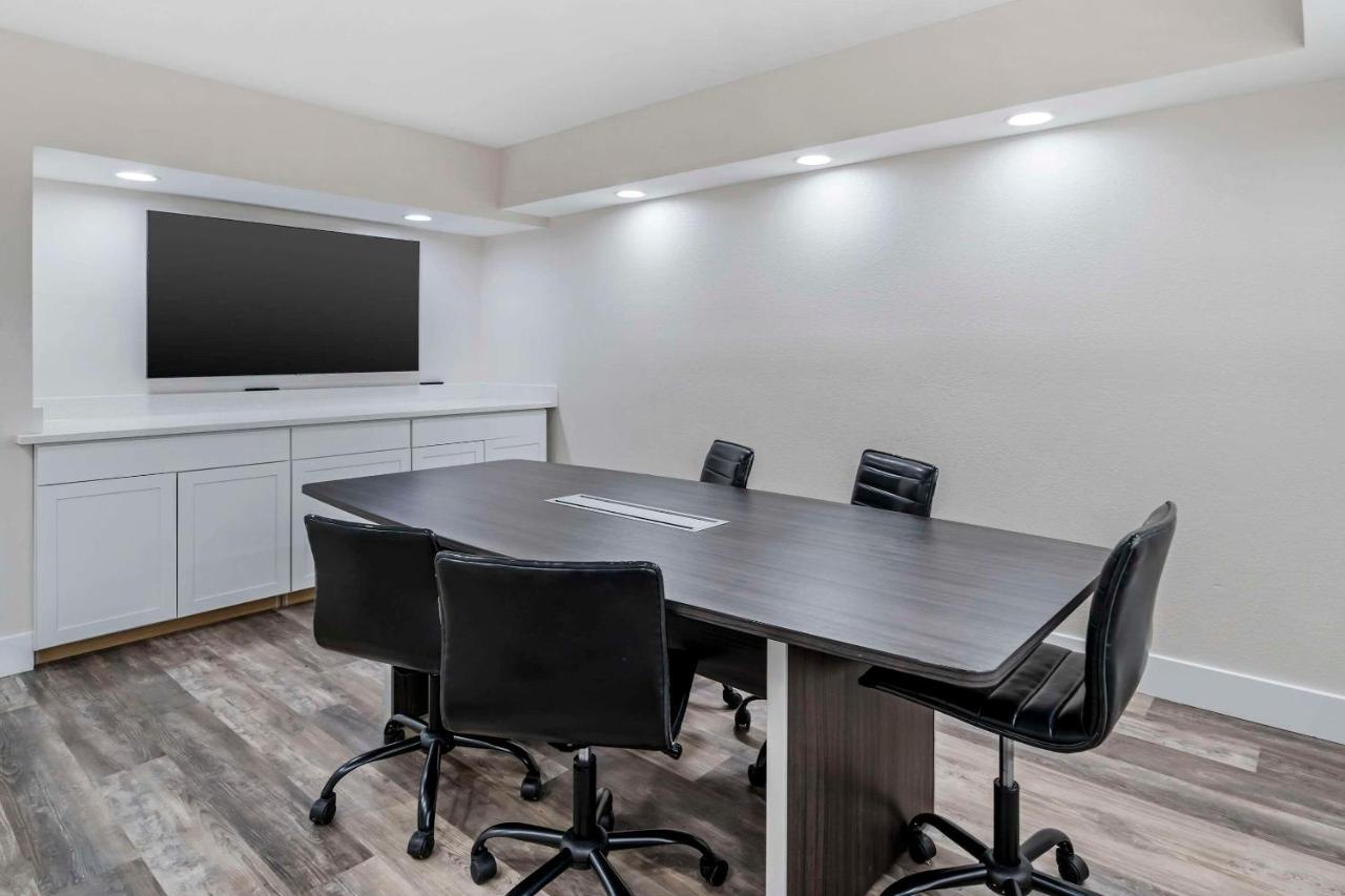 Quality Inn & Suites Orlando East - Ucf Area Alafaya Bagian luar foto