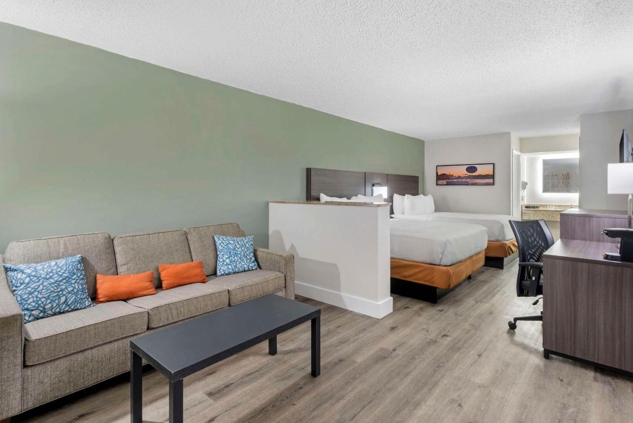 Quality Inn & Suites Orlando East - Ucf Area Alafaya Bagian luar foto
