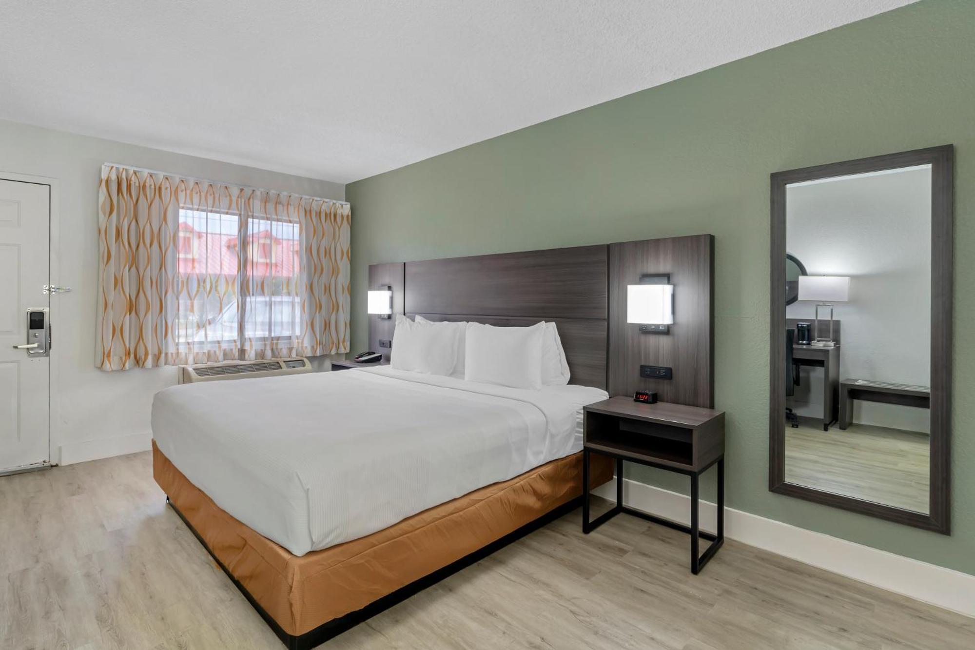 Quality Inn & Suites Orlando East - Ucf Area Alafaya Bagian luar foto