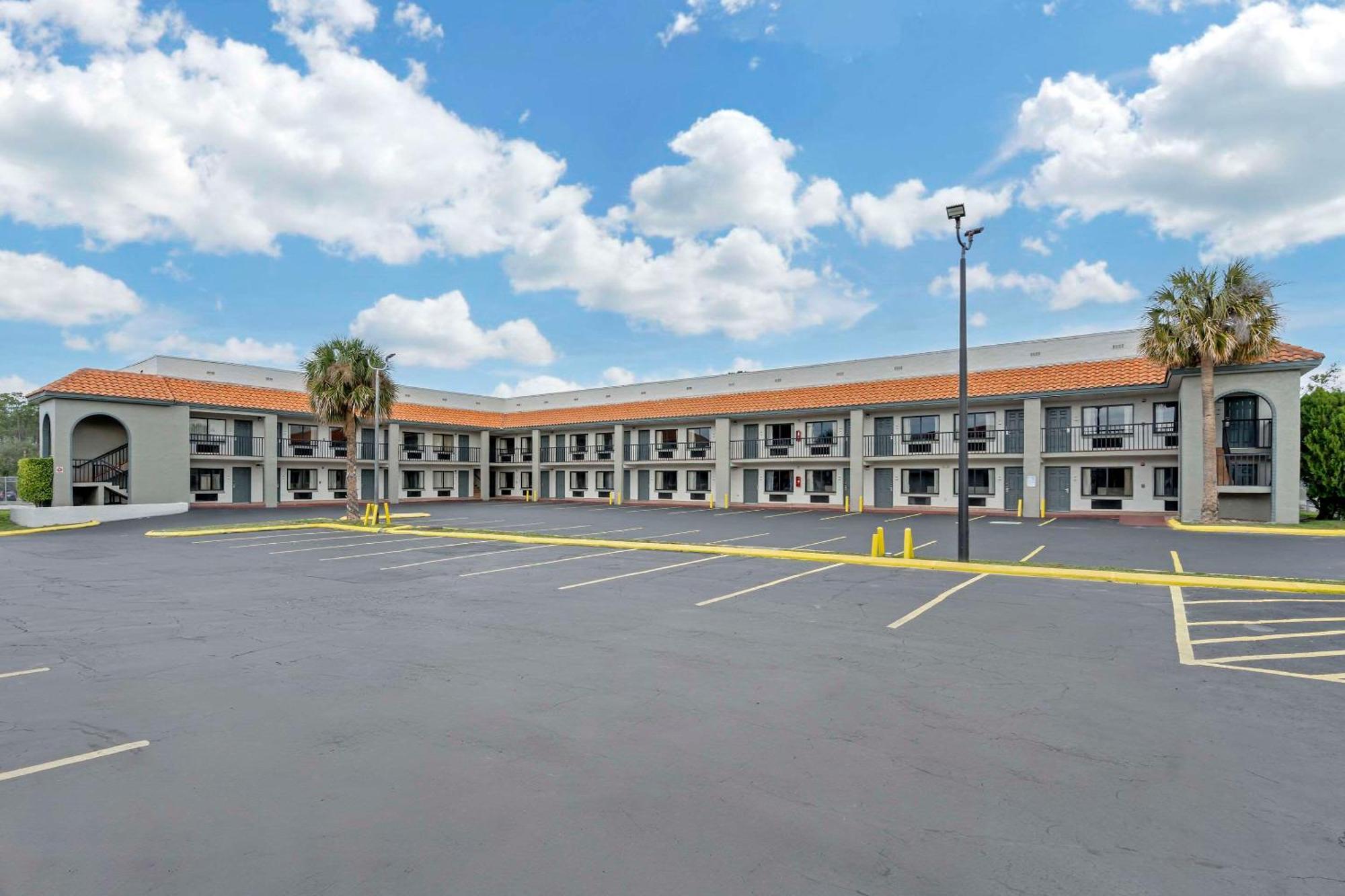 Quality Inn & Suites Orlando East - Ucf Area Alafaya Bagian luar foto
