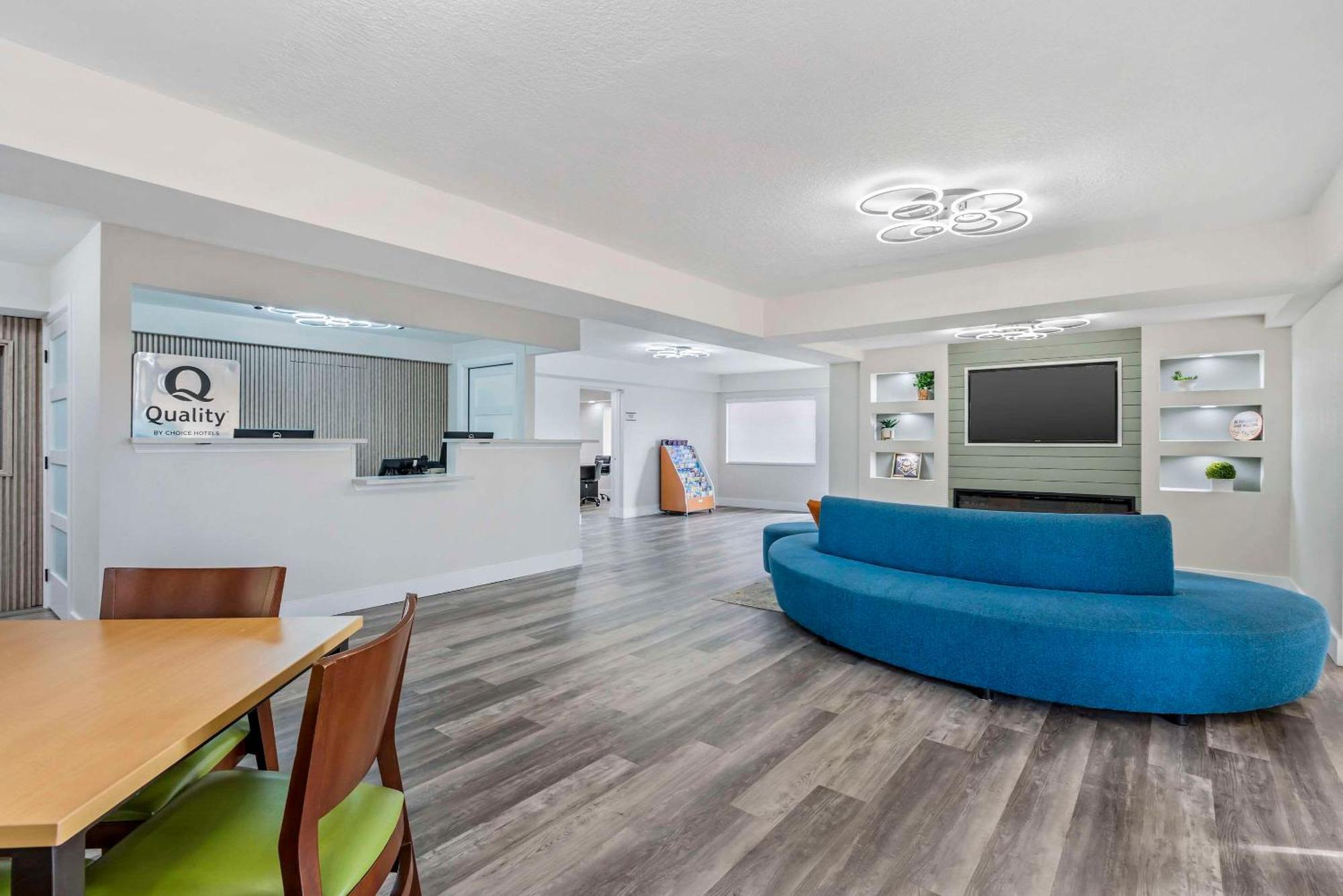 Quality Inn & Suites Orlando East - Ucf Area Alafaya Bagian luar foto