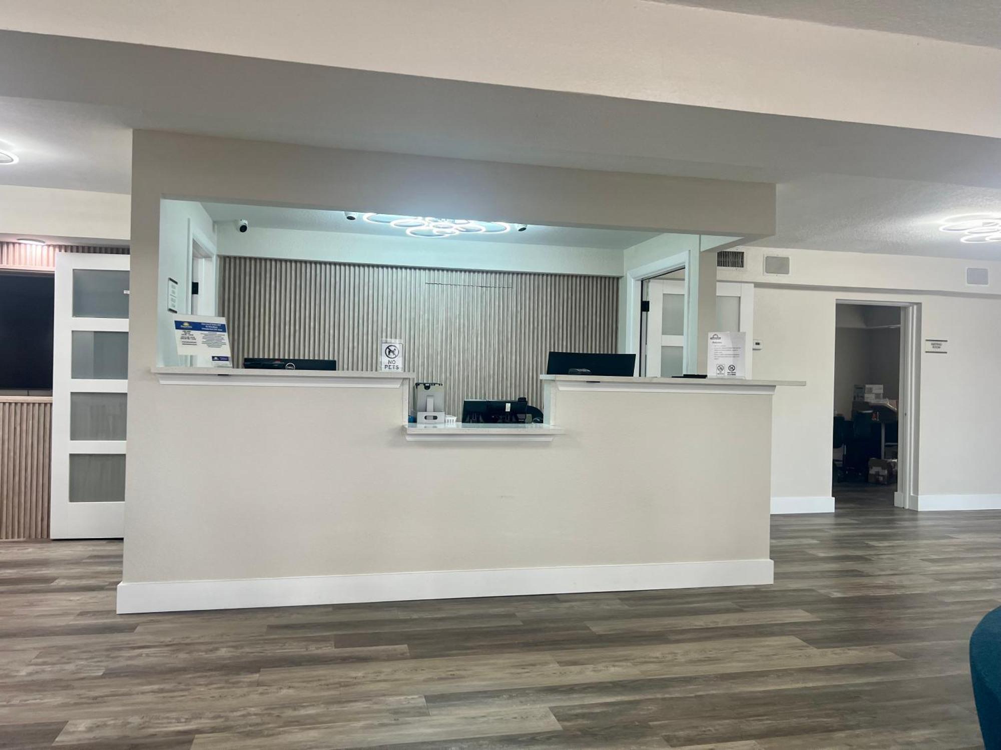 Quality Inn & Suites Orlando East - Ucf Area Alafaya Bagian luar foto