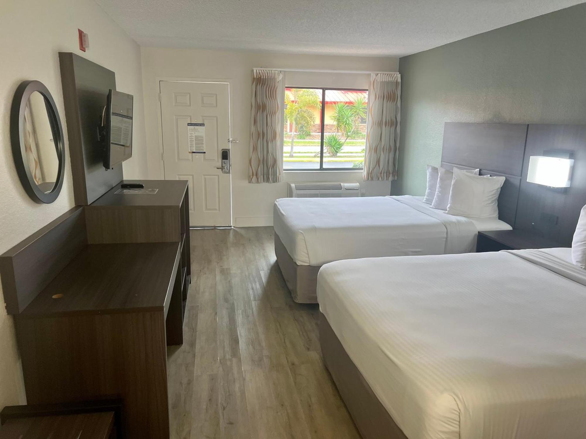 Quality Inn & Suites Orlando East - Ucf Area Alafaya Bagian luar foto