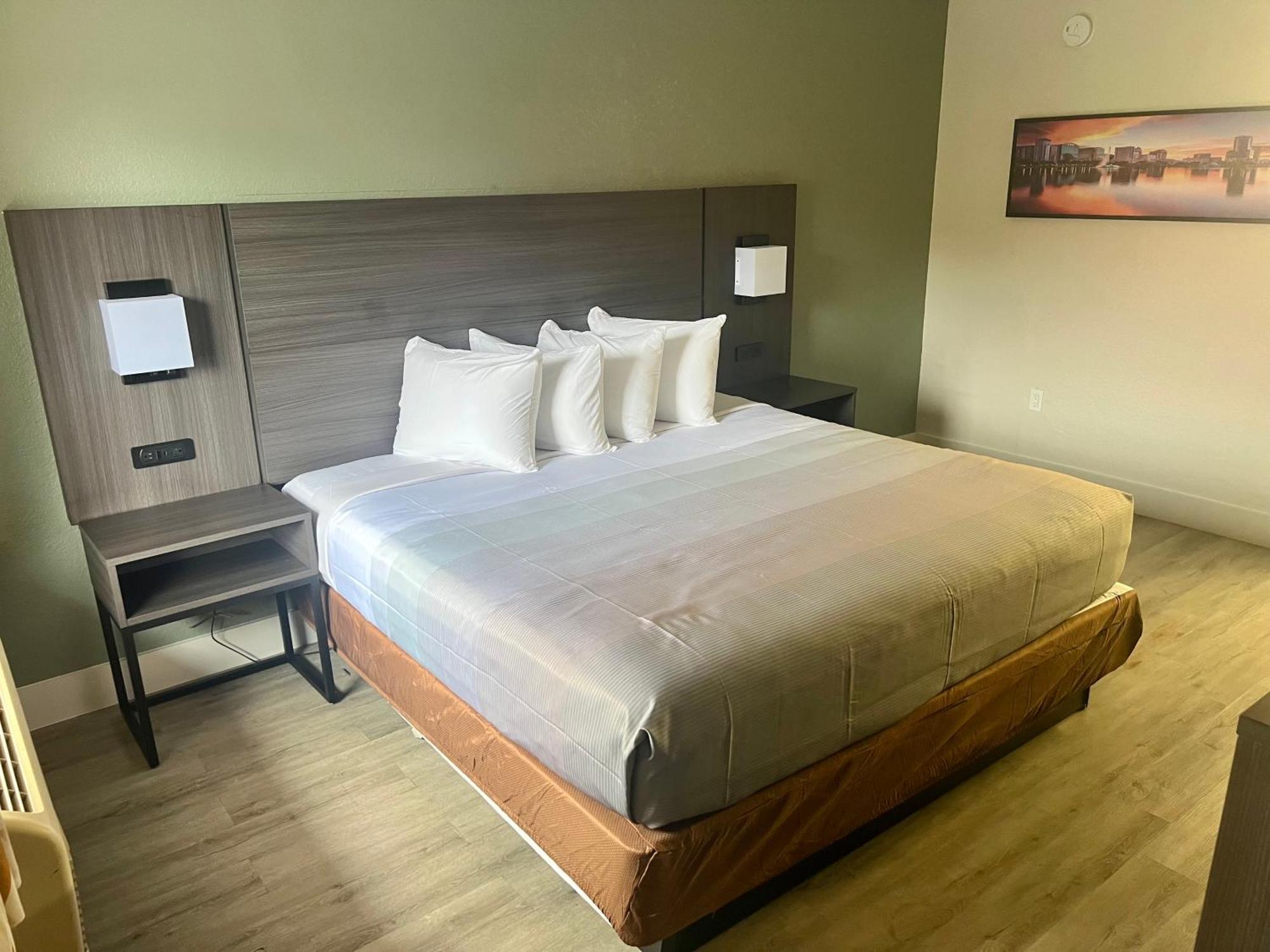 Quality Inn & Suites Orlando East - Ucf Area Alafaya Bagian luar foto