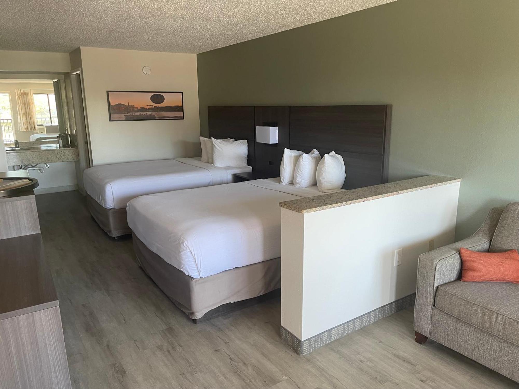 Quality Inn & Suites Orlando East - Ucf Area Alafaya Bagian luar foto