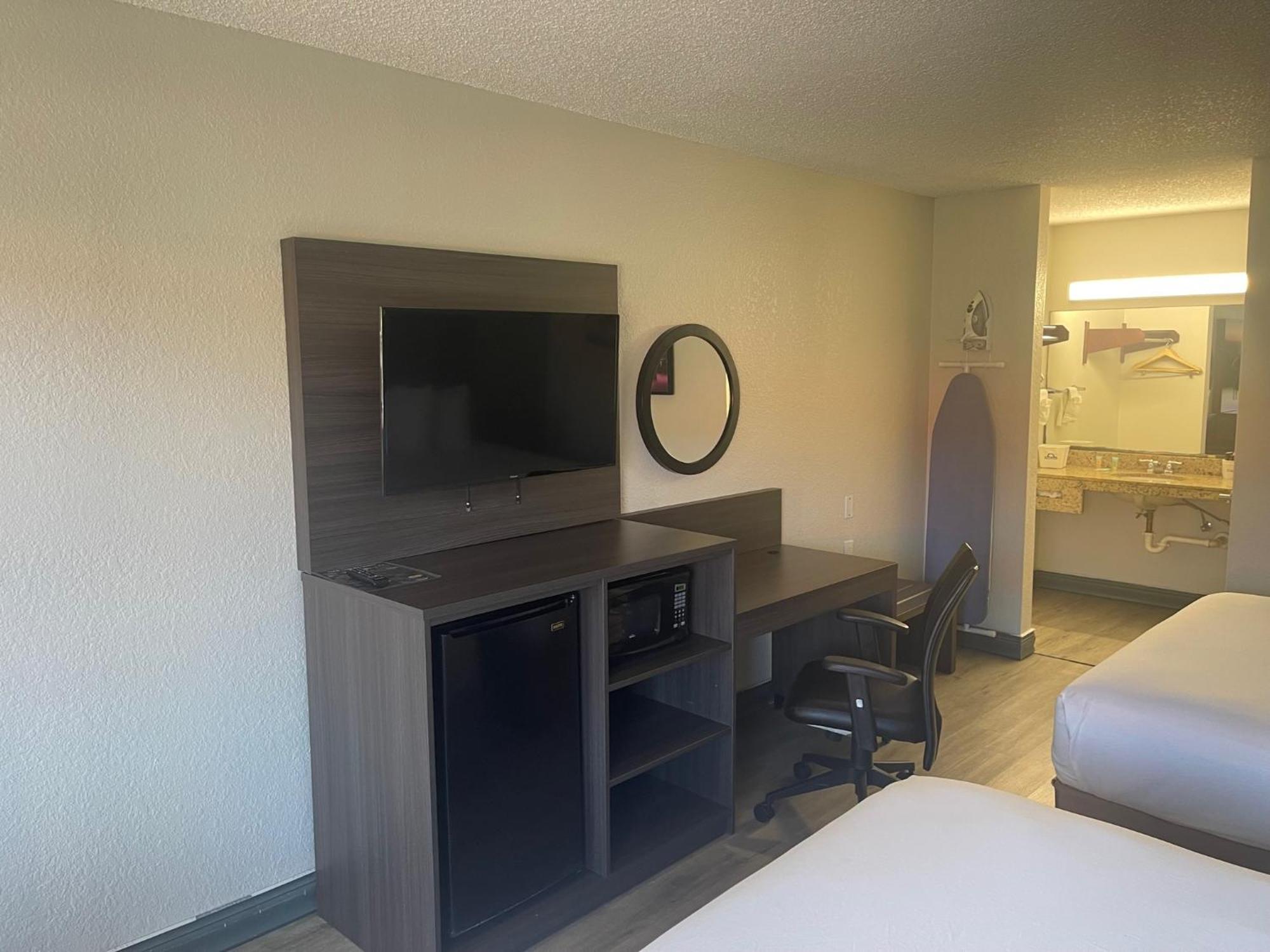 Quality Inn & Suites Orlando East - Ucf Area Alafaya Bagian luar foto