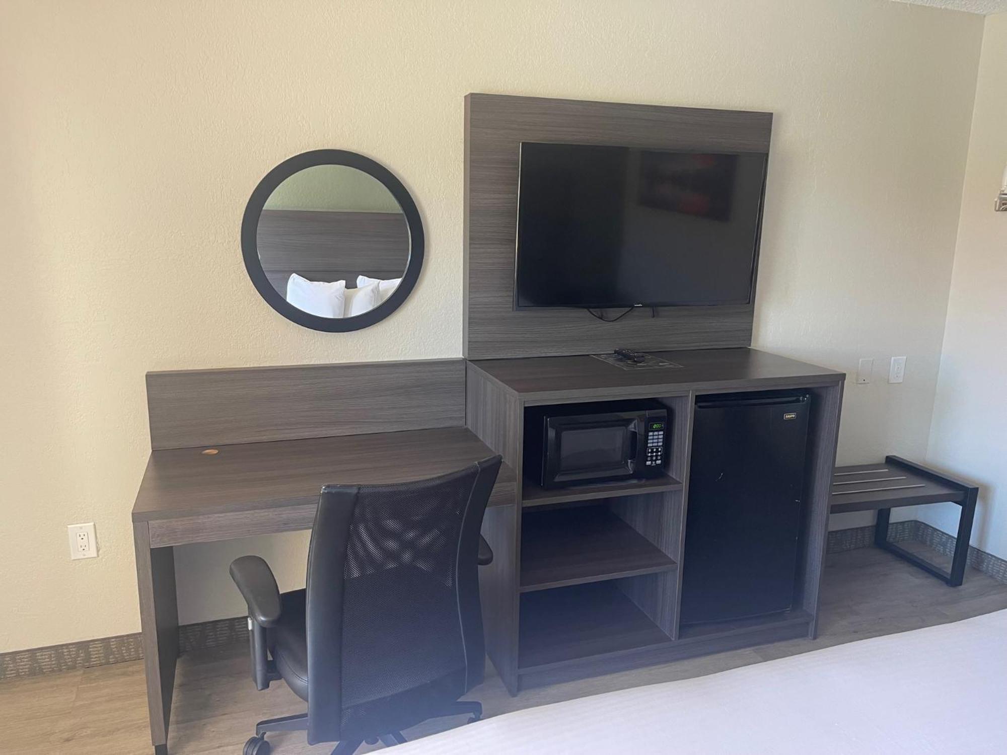 Quality Inn & Suites Orlando East - Ucf Area Alafaya Bagian luar foto